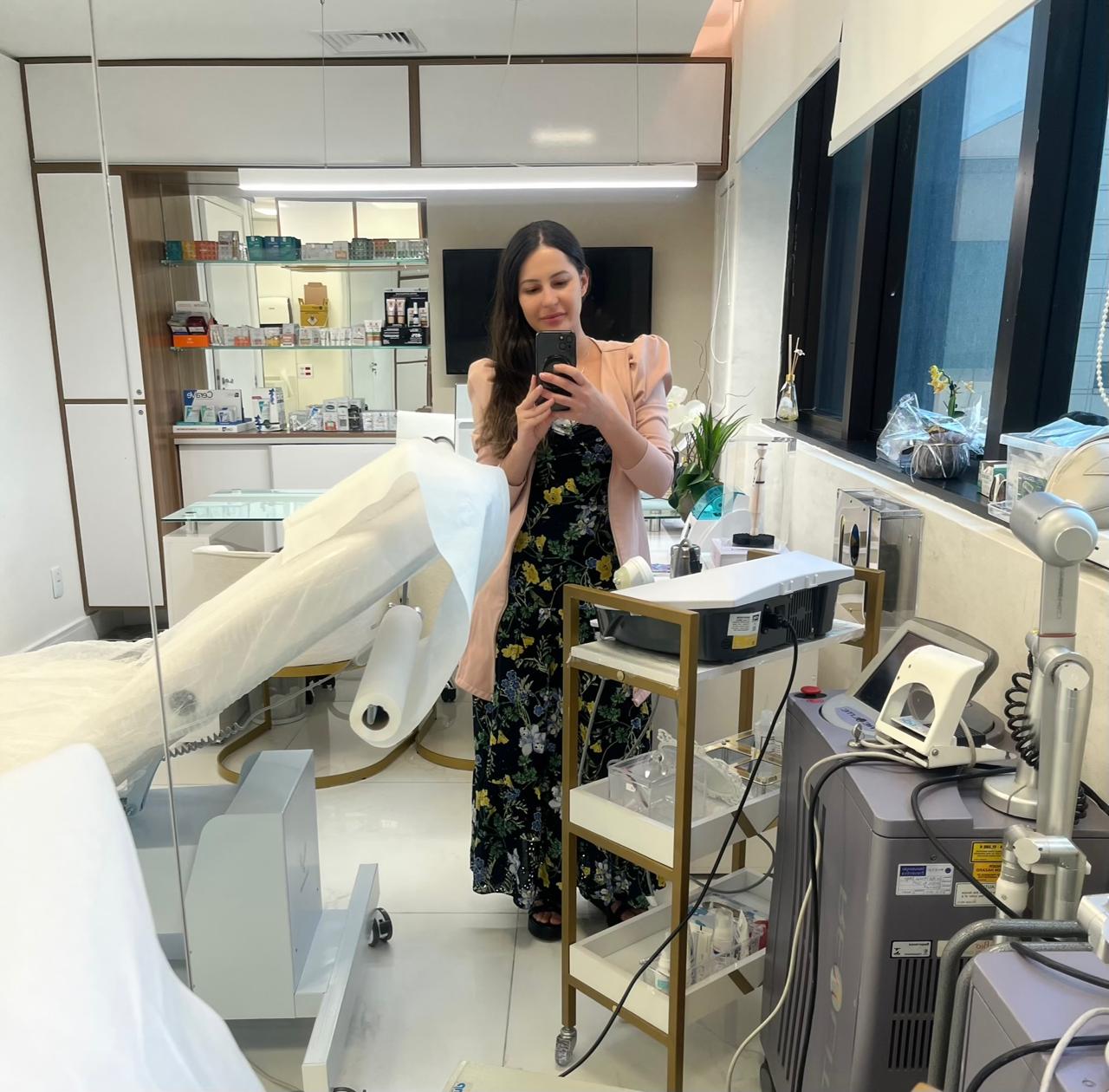 Dra. Débora Chaves | Rejuvenescimento com Naturalidade